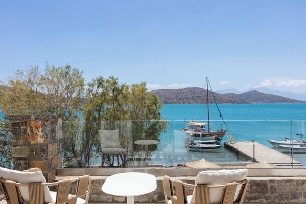 Outdoor dining - Naiades Beach Hotel Adults Only (Agios Nikolaos)