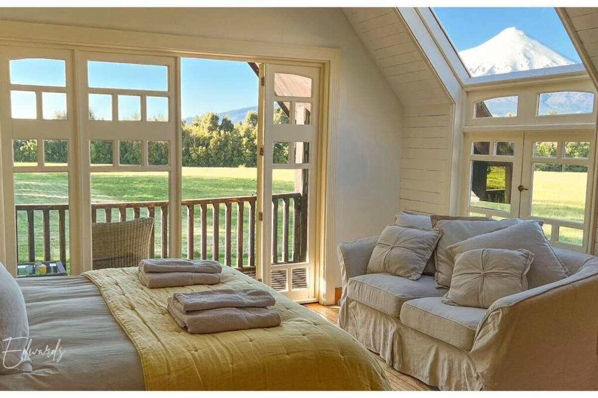 Superior Room, Hill View