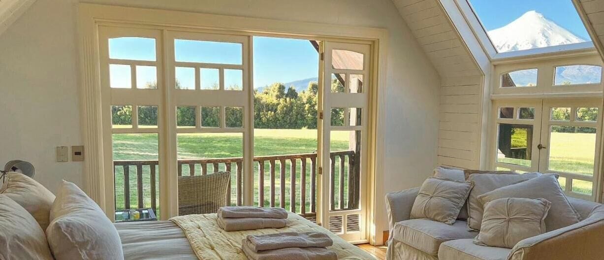 Superior Room, Hill View