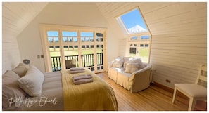 In-room safe, desk, laptop workspace, free WiFi - HACIENDA DOÑA PAULINA SLOW LODGE (Puerto Varas)