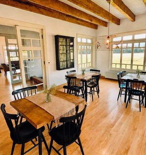 Breakfast, lunch and dinner served  - HACIENDA DOÑA PAULINA SLOW LODGE (Puerto Varas)