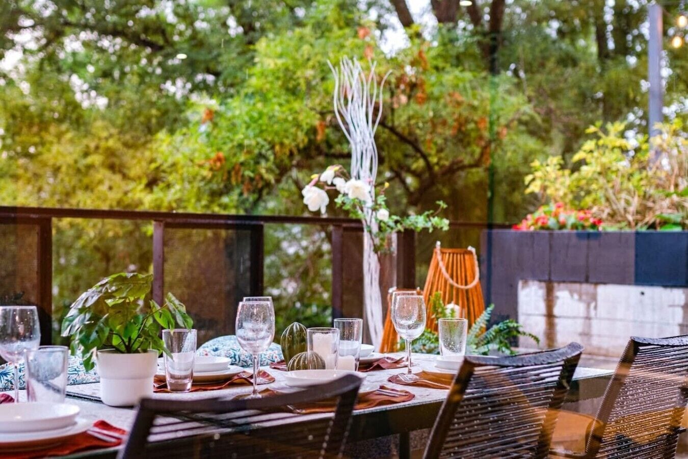 Outdoor dining