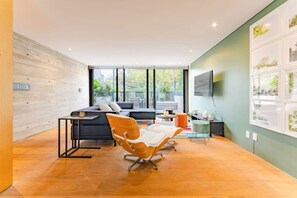 TV - Polanco Penthouse | Private Rooftop, Top Location (Mexico City)