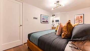 5 Schlafzimmer, Schreibtisch, Reisekinderbett, WLAN