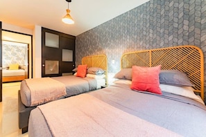 Desk, iron/ironing board, travel crib, WiFi - Pet Friendly Stay in the Heart of Roma Norte (Cuauhtemoc)