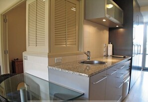 Private kitchen - Romantic Beach Getaway (Waiheke Island)