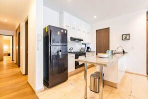 Coffee/tea maker, fridge, microwave, oven - Roma Norte | Steps From Restaurants & Nightlife (Mexico City)