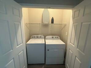 Interior - Beautiful Home Near Airport & Downtown Atlanta (College Park)