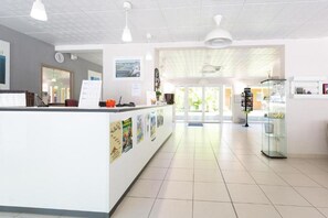 Lobby - Residence Vacanceole Les Chambres de la Baie (Roz-sur-Couesnon)