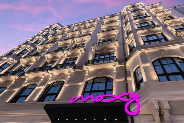 Exterior - Moxy Istanbul Beyoglu (Istanbul)