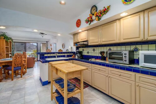 Spacious condo on marina with pool and ocean view!