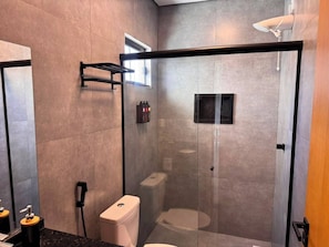 Comfort Triple Room | Bathroom - Latitud 24 (Formosa)