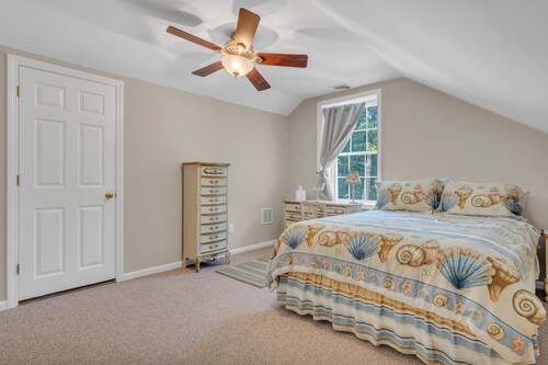 Saybrook Point Pool House