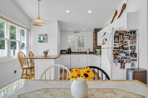 Saybrook Point Pool House