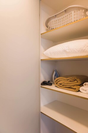 Interior - Bright Las Condes Apt, Pool & Gym for 3 Guests! (Las Condes)