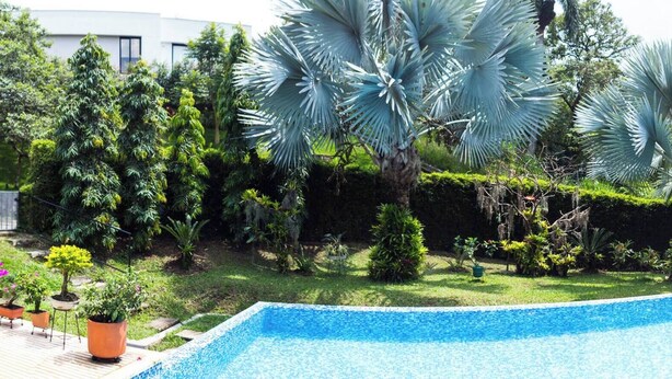Biệt thự, 3 phòng ngủ | Vườn