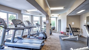 Fitness facility - Your Ultimate Okanagan Lakeside Escape | Walk-Out Patio & Resort Amenities (Kelowna)