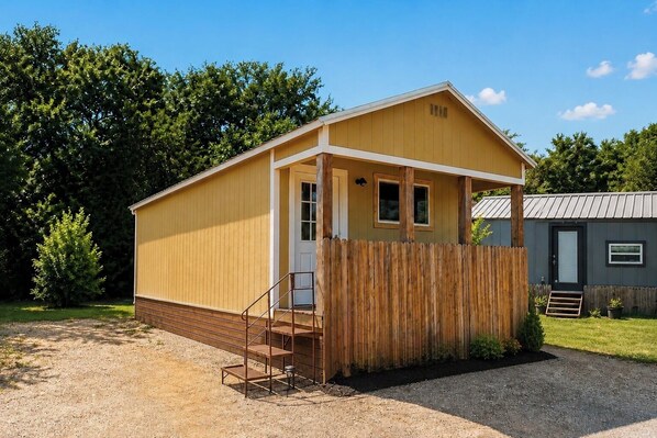 Exterior - Prickly Pear Cabin (Azle)