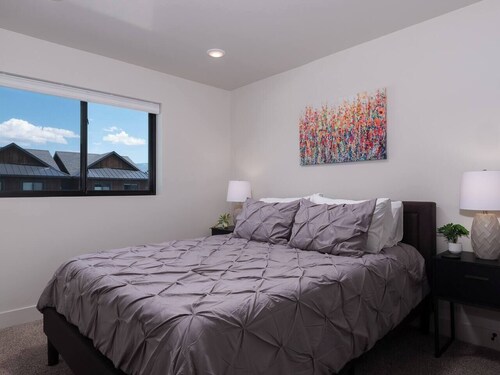 Stone Peak Mountain Retreat - New w/ ac
