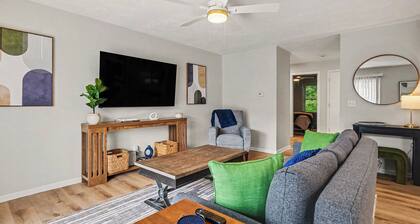 Notre Dame! Remodeled 2BR/2BA Condo 20-minute walk to Stadium Main Floor Unit