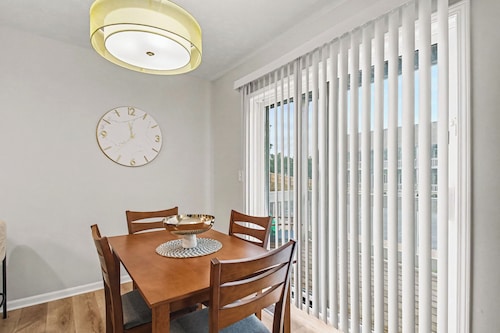Notre Dame! Remodeled 2BR/2BA Condo 20-minute walk to Stadium Main Floor Unit