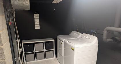 Spacious 5-bedroom house in Kentwood w/AC, Sleeps 10