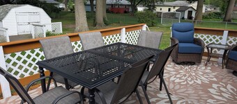 Spacious 5-bedroom house in Kentwood w/AC, Sleeps 10