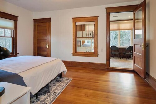 Remodeled 6-Bedroom Penn State Rental. 2 Blocks from Campus. Walk everywhere.