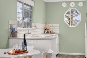 Unclassified image, 4 of 18, button - Grace Cottage - Peaceful Vineyard Escape in the Barossa Valley (Penrice)