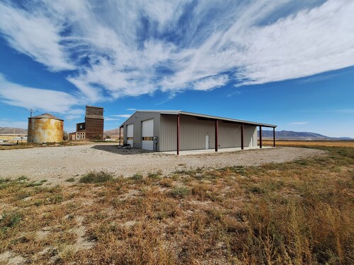 Country Retreat Barndo, great for groups, events, hunting camp & recreation.