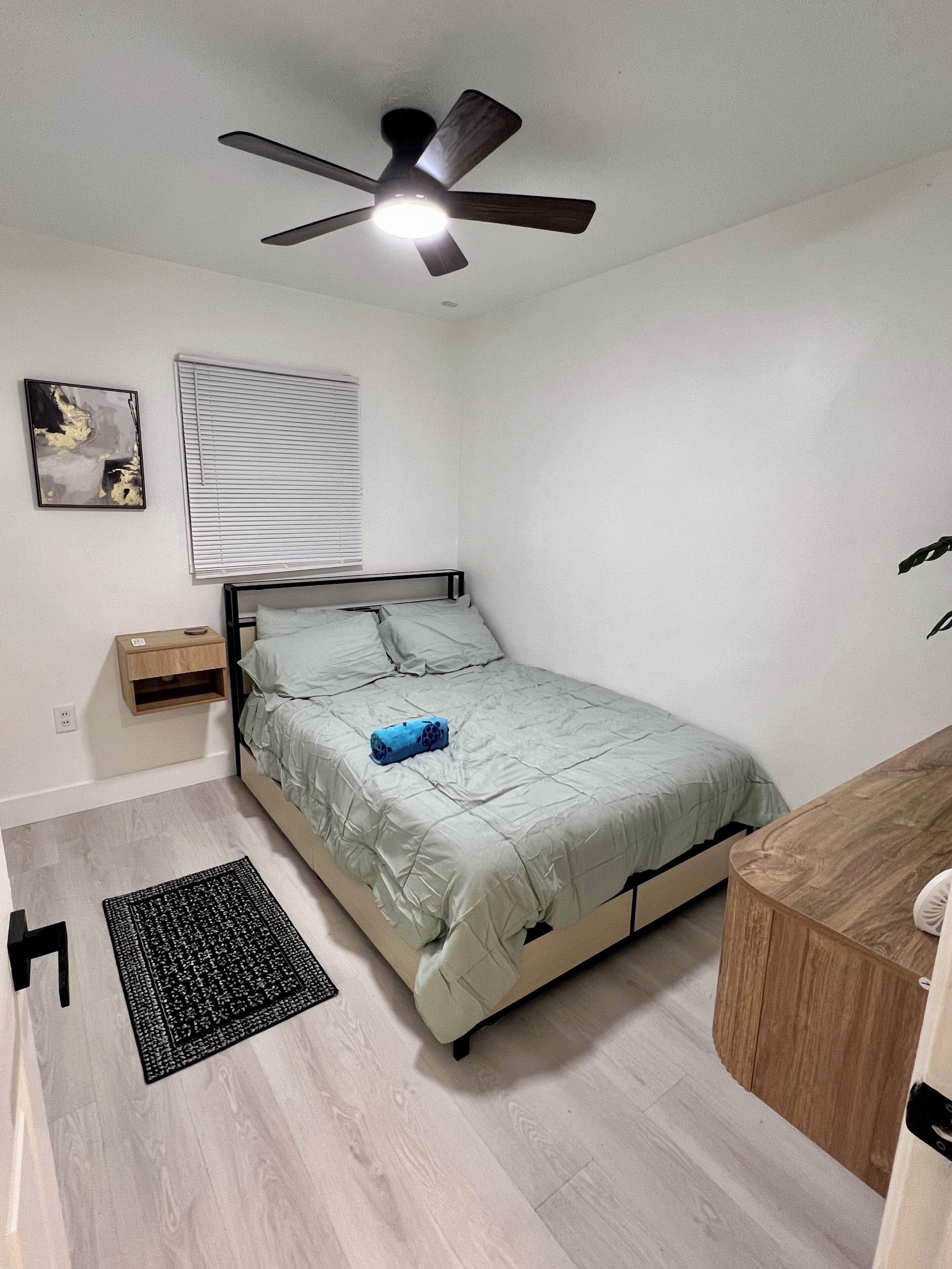 WiFi, bed sheets