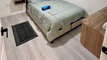 WiFi, bed sheets