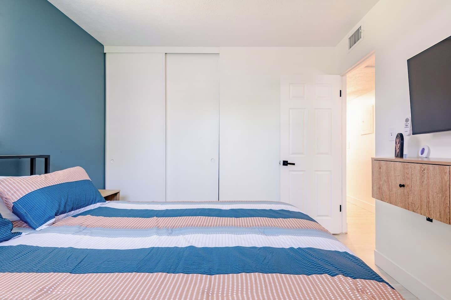 3 bedrooms, WiFi, bed sheets