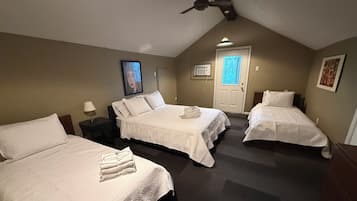 4 bedrooms, iron/ironing board, WiFi, bed sheets