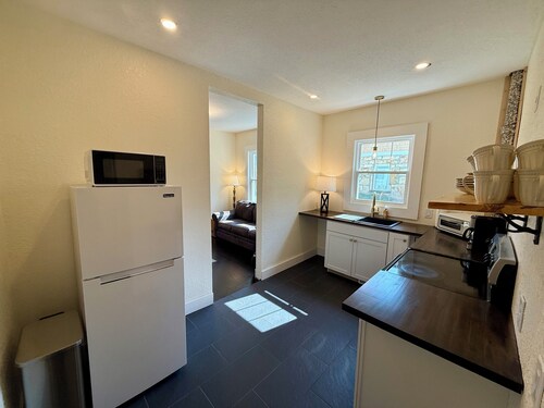 DOWNTOWN DELIGHT Bryson City!!! Historic renovated home in the heart of town!!!