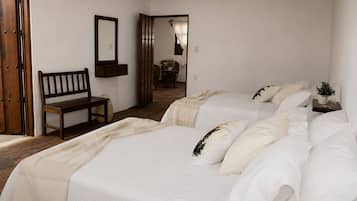 Deluxe Cabin | Iron/ironing board (on request), WiFi (free)