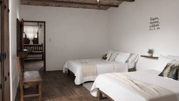 Deluxe Cabin | Iron/ironing board (on request), WiFi (free)
