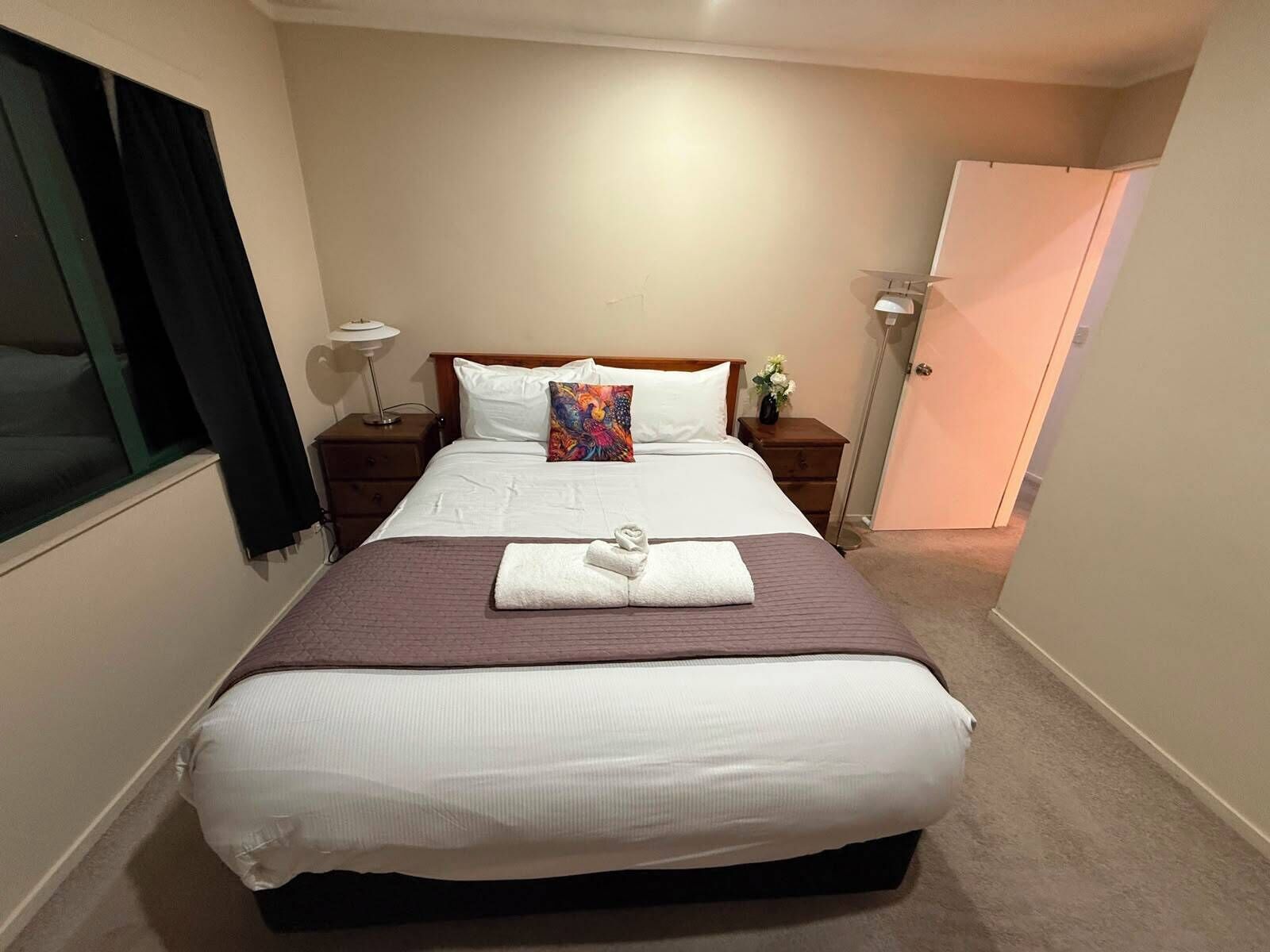 3 bedrooms, iron/ironing board, Internet, bed sheets