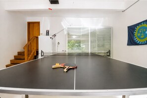 Games room - Riverfront 3-bedroom house in enchanting Mount Hood Village with private hot tub (Mount Hood Village)