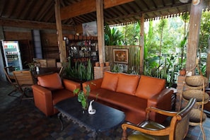 Bar (on property) - Black Pillow Villa (Jimbaran)