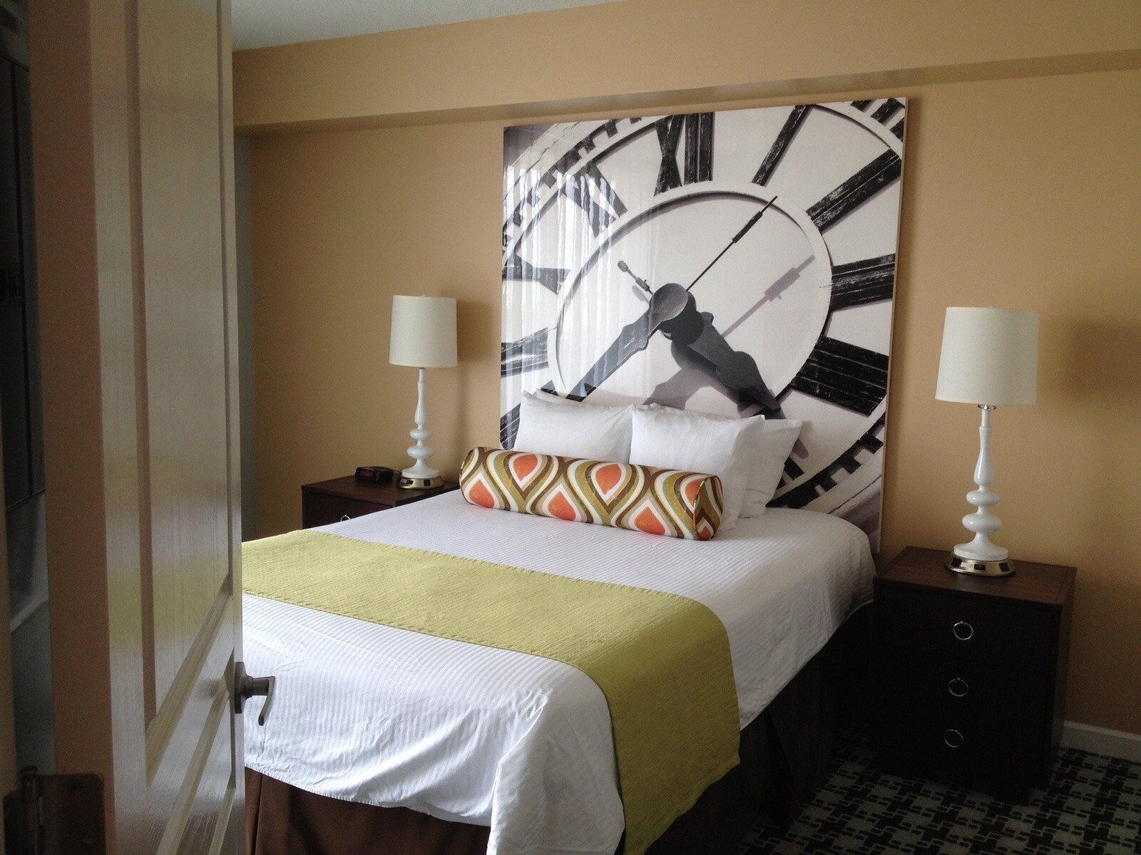 2 bedrooms, iron/ironing board, bed sheets