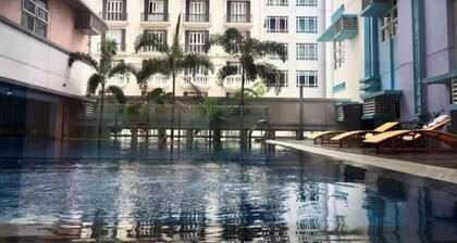 Perfect Airport Suite walk to Naia 3