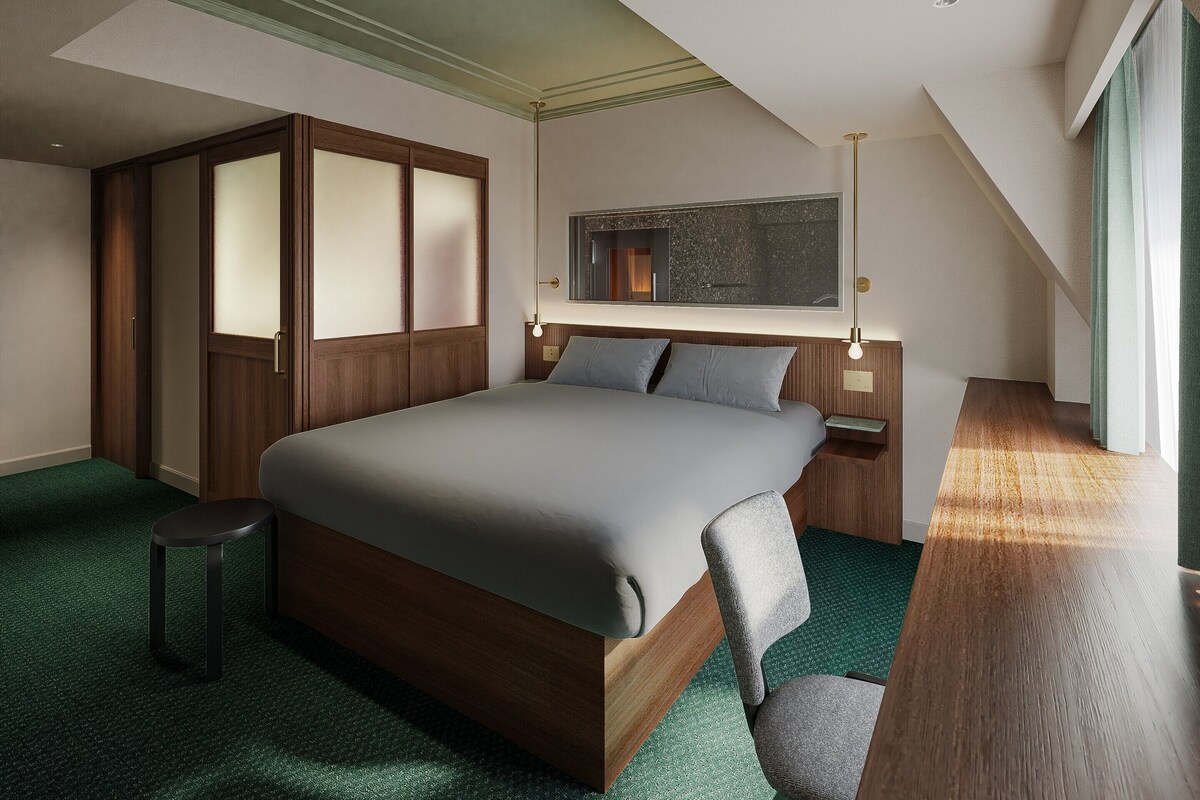 In-room safe, desk, laptop workspace, free WiFi