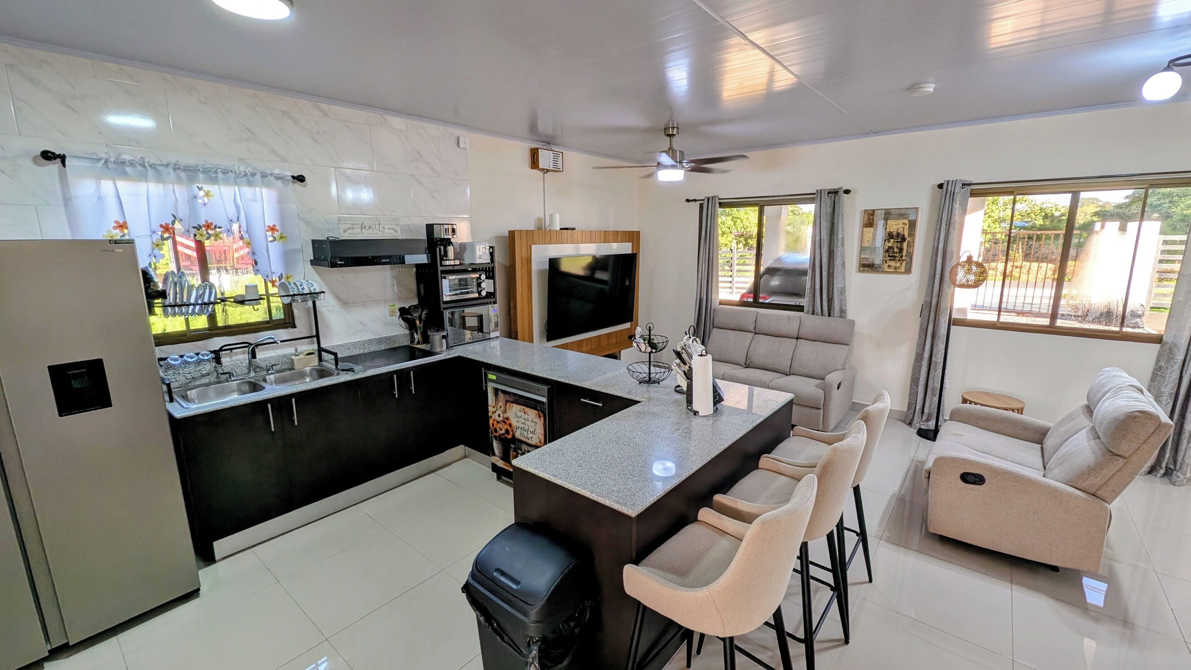Coffee/tea maker, fridge, microwave, oven