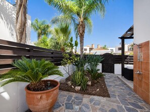 Terrace/patio - Villa Saint Nicholas by Ezoria Villas (Agia Thekla)