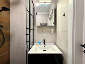 Bathroom - Wygodna Green Point Studio (Wrocław)