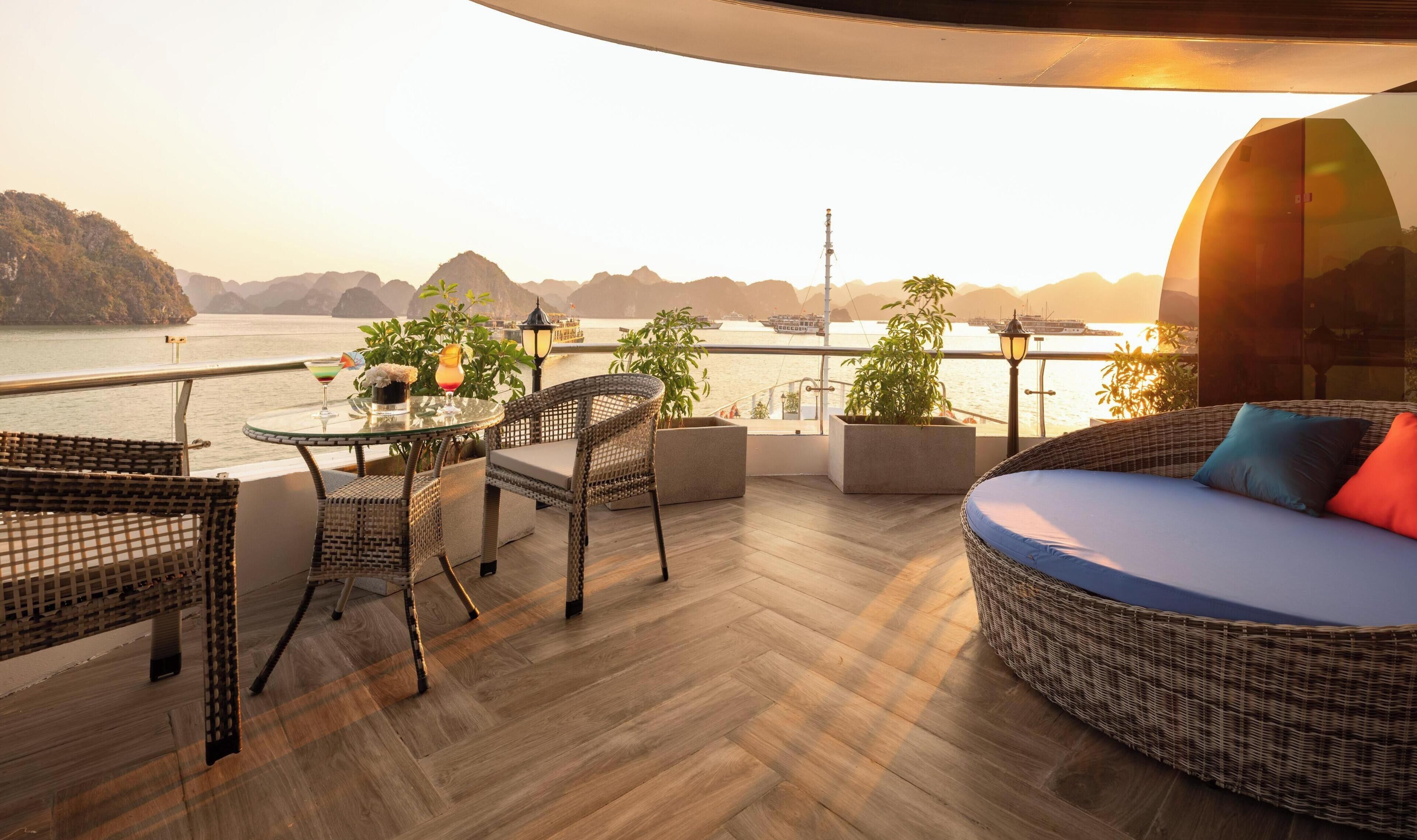 Honeymoon kamer, balkon, uitzicht op oceaan | Buiten dineren