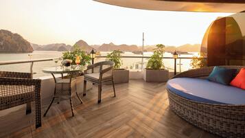 Honeymoon kamer, balkon, uitzicht op oceaan | Buiten dineren