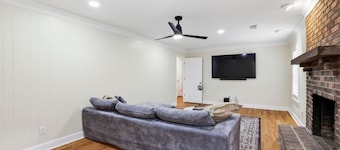 Spacious Killearn Retreat 4BR • Prime Location