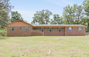 Exterior - Spacious Killearn Estates Retreat 4BR • Expansive Backyard • Prime Location (Tallahassee)